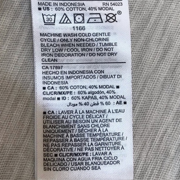 Old Navy The Easy Tee Women’s, Beige, Tropical Beach Surfer Sunset, XS- EUC - Picture 5 of 6